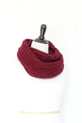 Crochet cowl in burgundy color, chunky infinity scarf - 12 colors available