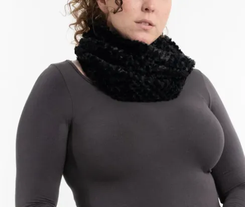 Hugs & Kisses infinity scarf