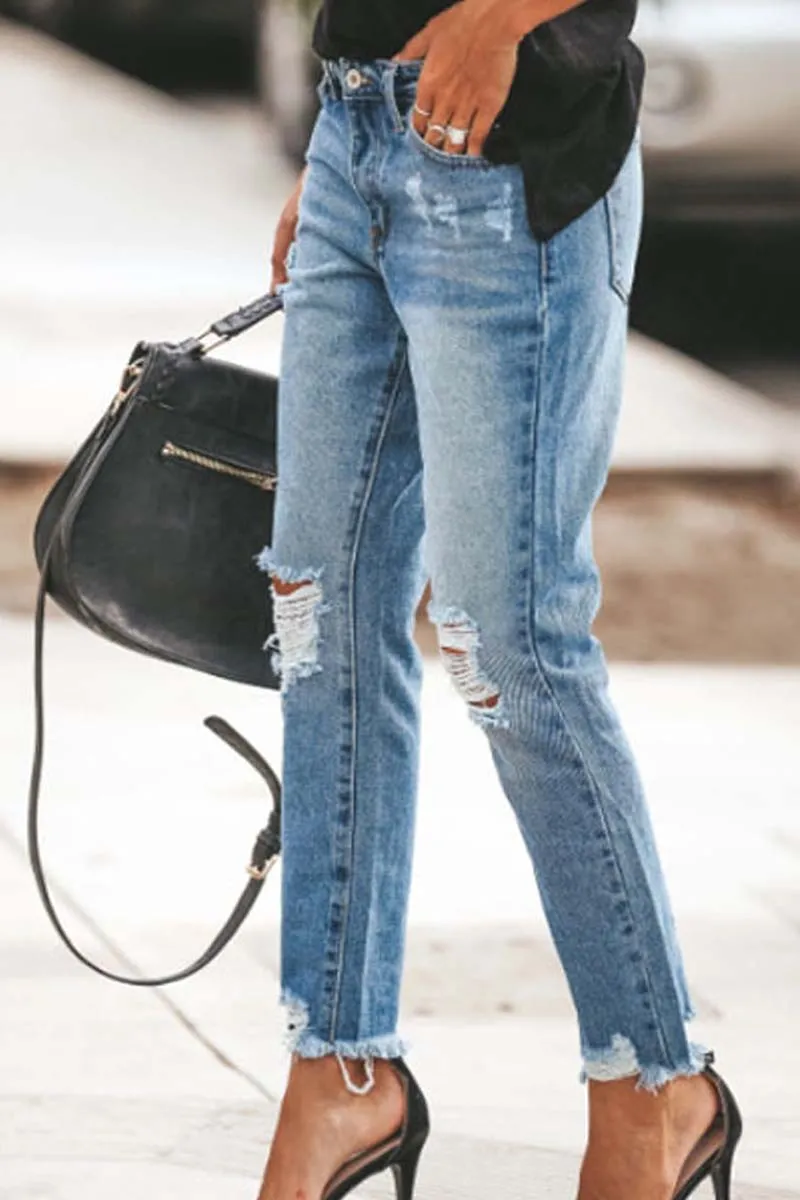 PC906 Distressed Straight-Leg Jeans