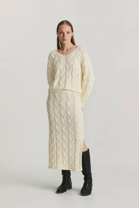 The Charlotte Sweater | Detailed V-Neck Cable Knit Pullover: CREAM / MEDIUM