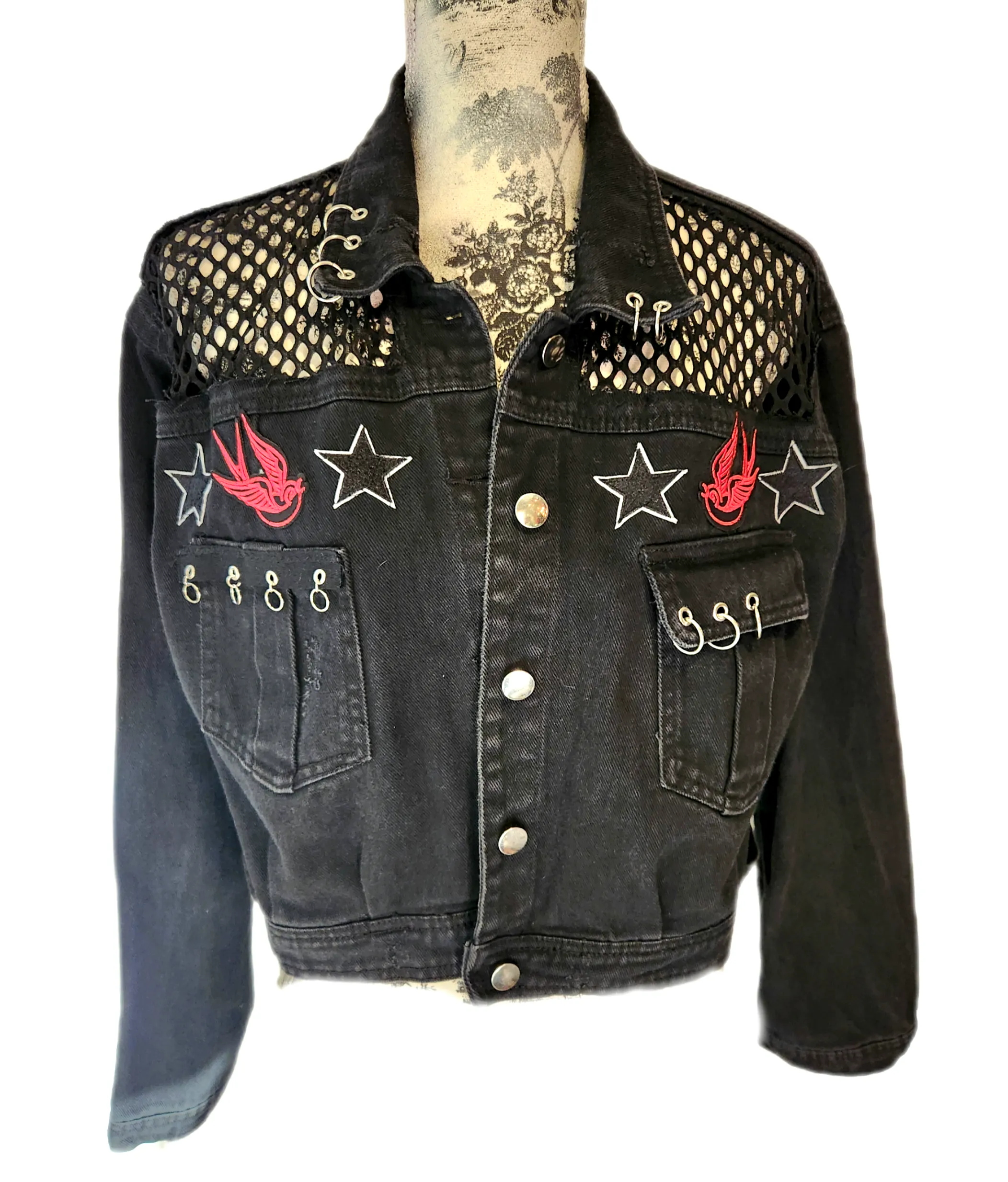 Womens cropped black Metal Rock jacket- size L- XL fit